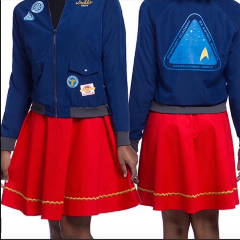 Star Trek Cosplay Comicon Red Skirt